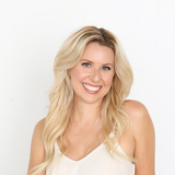 Headshot of Cleveland Reiki practitioner Alison Papazois